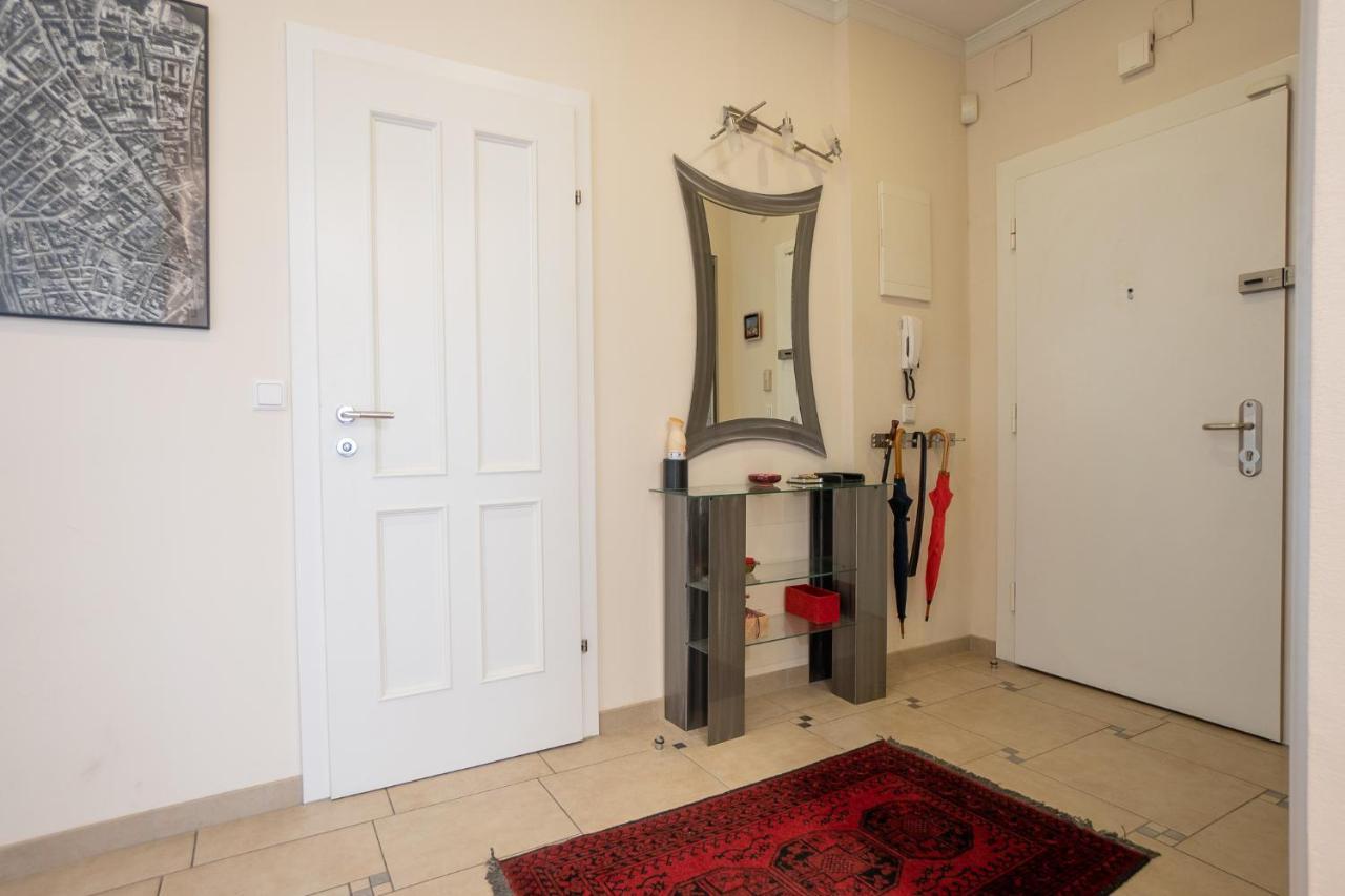 Apartment With A Balcony - 15 Min To City Center Bécs Kültér fotó