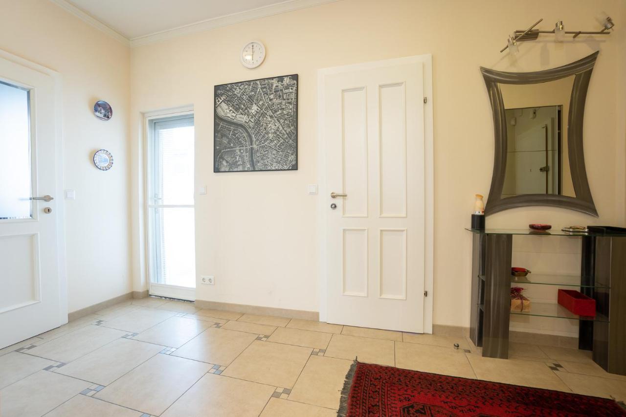 Apartment With A Balcony - 15 Min To City Center Bécs Kültér fotó