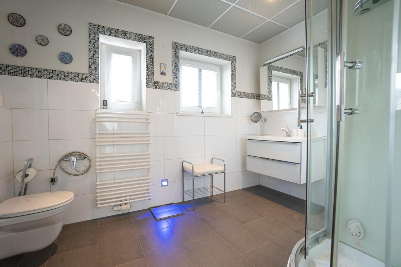 Apartment With A Balcony - 15 Min To City Center Bécs Kültér fotó